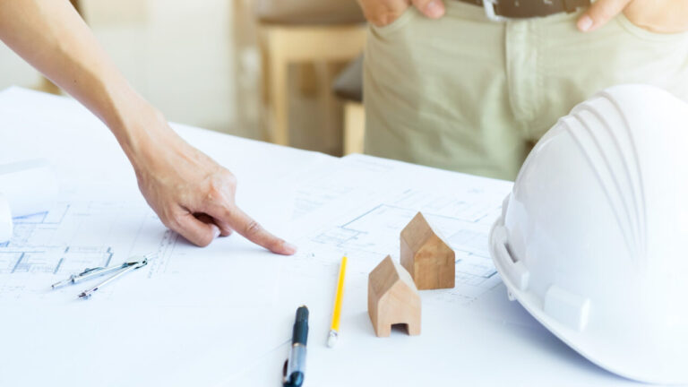 Comment construire une maison dans la Manche tout en maîtrisant son budget ?